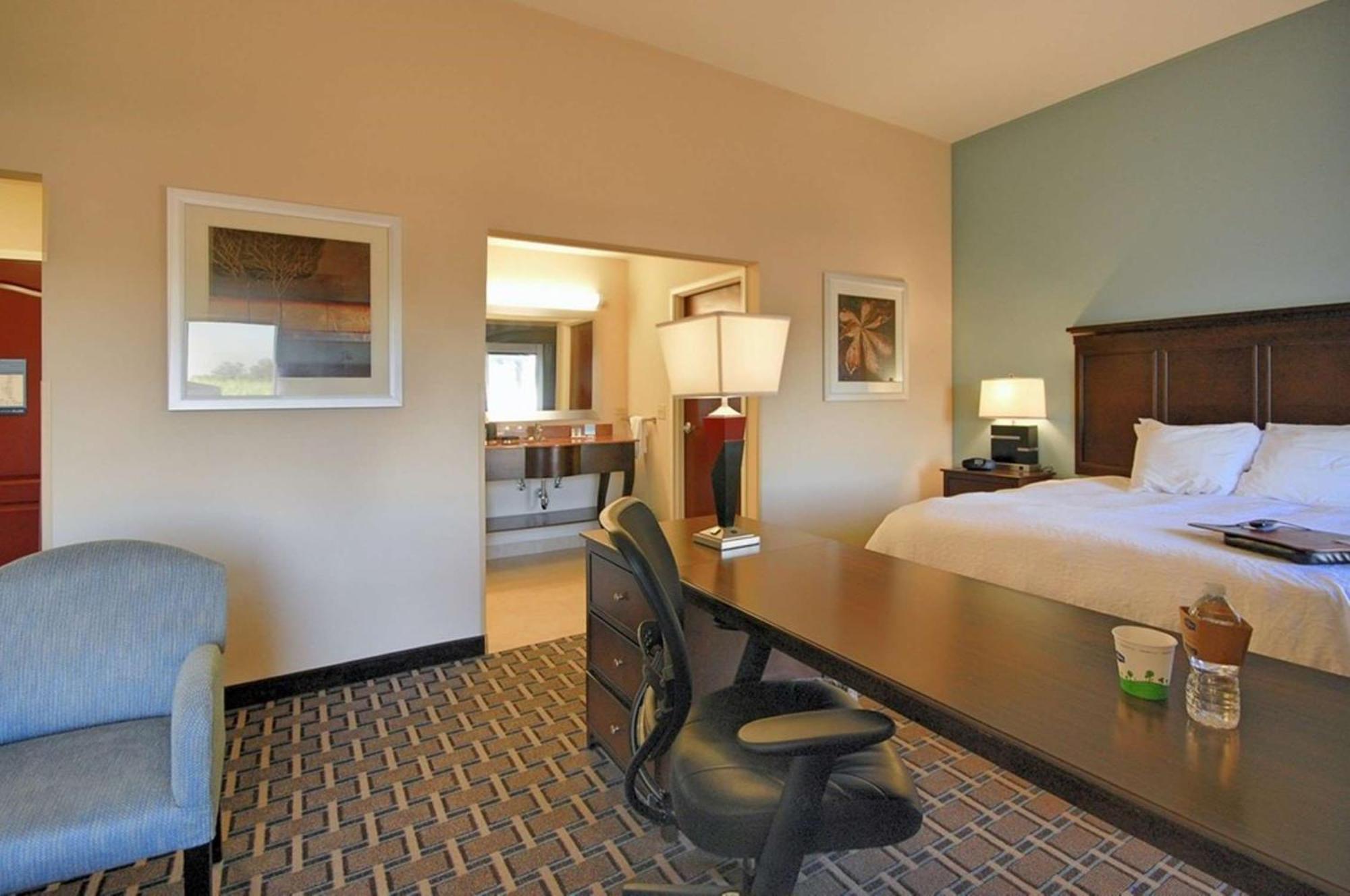 Hampton Inn And Suites New Iberia Exterior photo